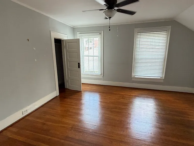 411 N Spring St — Photo 6