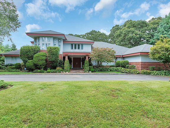2nd image of 1 High Meadow Ct