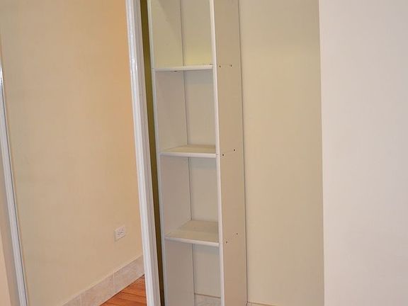 4th image of 4764 N Virginia Ave #201