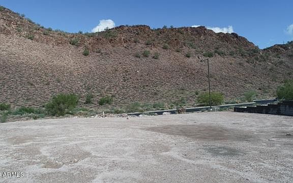 4th image of 8905 W Roberta Ln