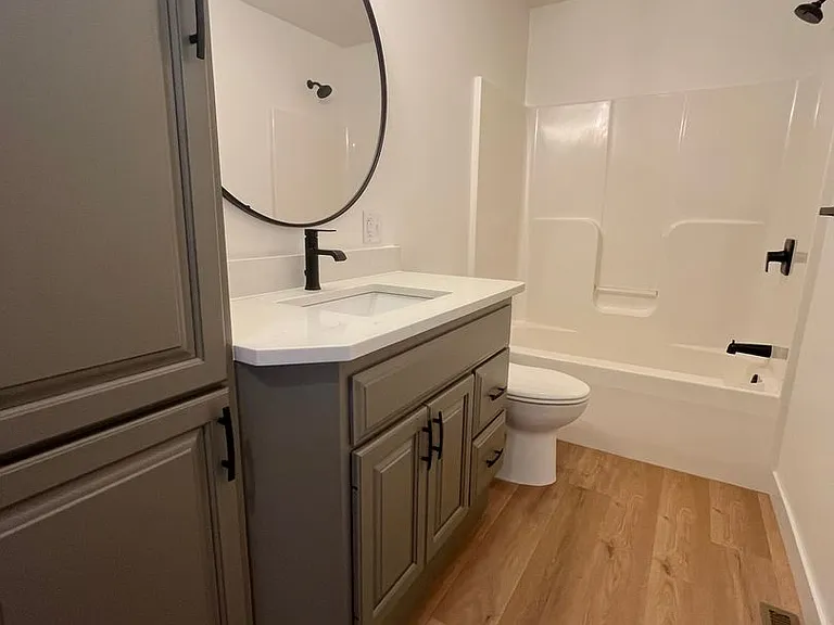 2504 E Augusta St — Photo 21