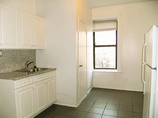 Rented by City Connections Realty | media 18