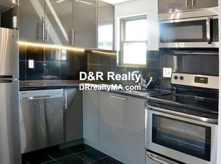 60 Spring St #3L, Cambridge, MA 02141