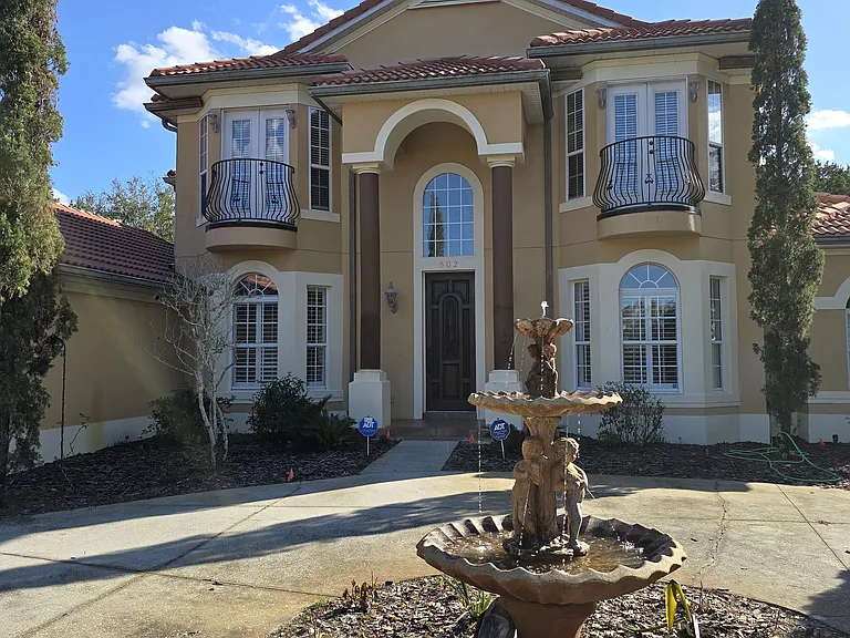 502 W Lester Rd — Photo 2
