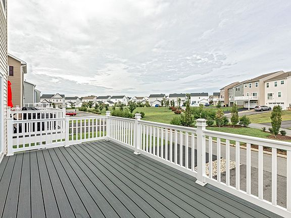 3rd image of 715 Kalmar Ln