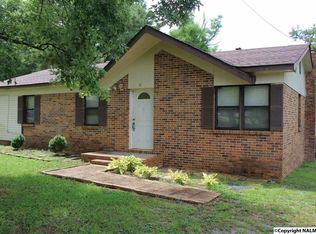 90 Robinson Creek Rd, Falkville, AL 35622