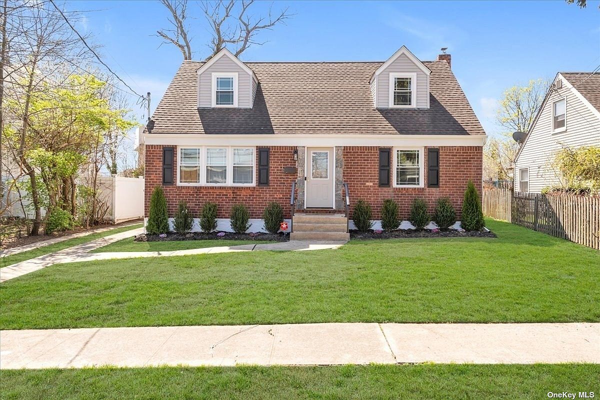 186 Bedford Avenue, New Hyde Park, NY 11040 Zillow