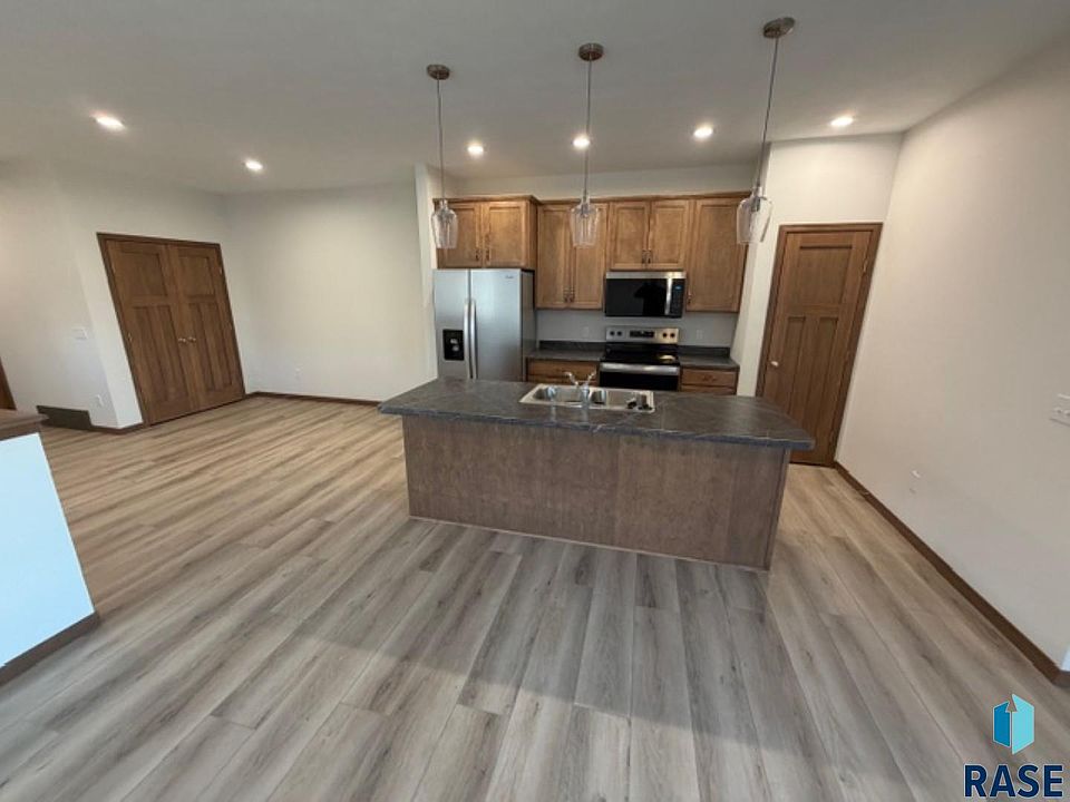 2nd image of 3501 S Heather Ave