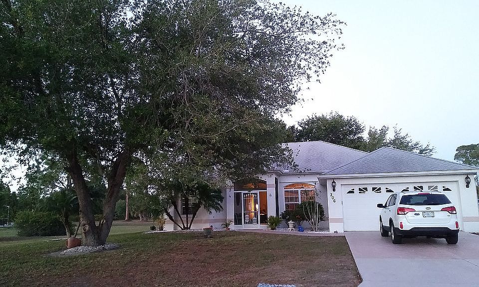 2nd image of 306 Bahia Blanca Dr