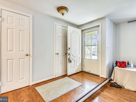 3rd image of 11567 Hill Meade Ln