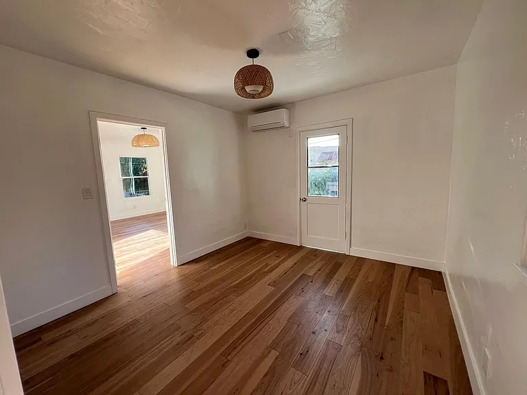 1134 N Coronado St #1/2 — Photo 16