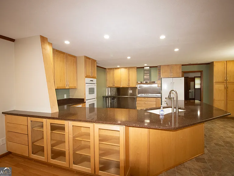 111 Ashley Ln — Photo 6