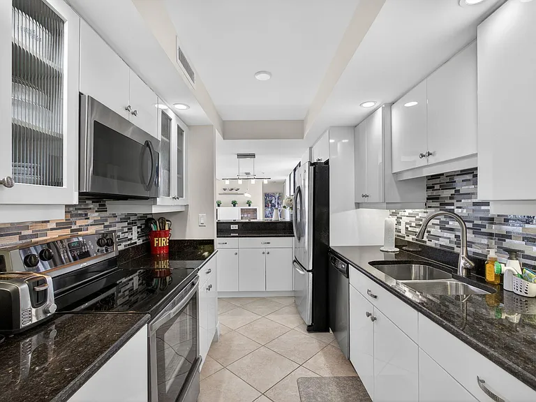 3000 N Ocean Dr — Photo 13