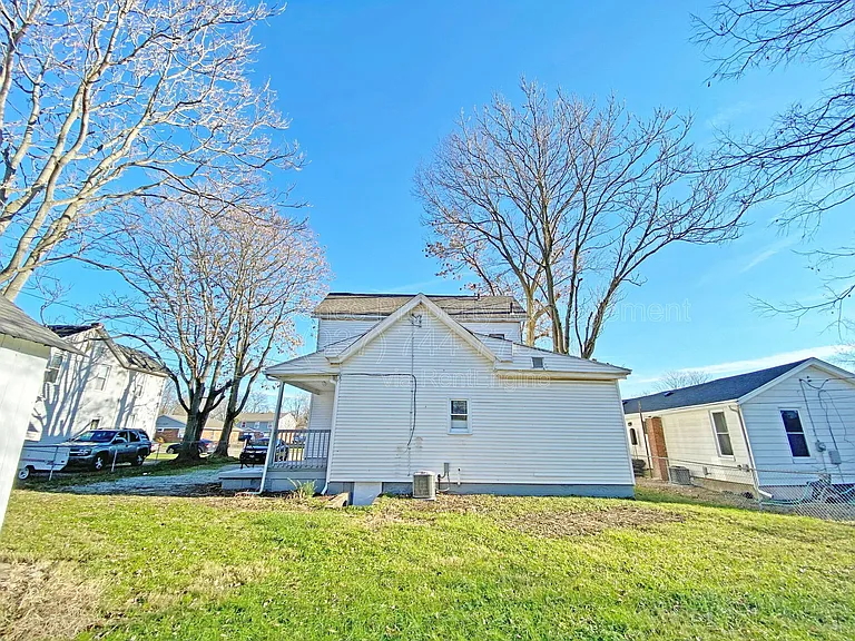 815 S Main St — Photo 12