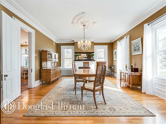 5th image of 164 McConnell Ave