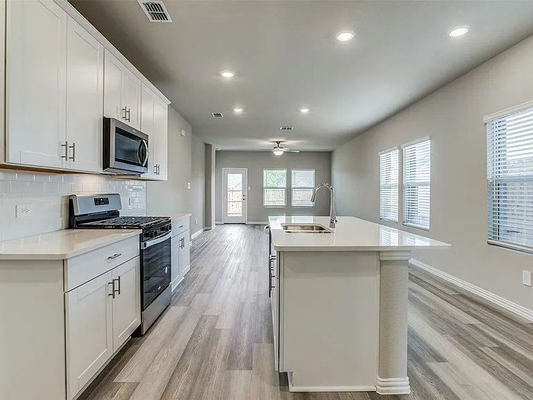 612 McKenna Dr — Photo 10
