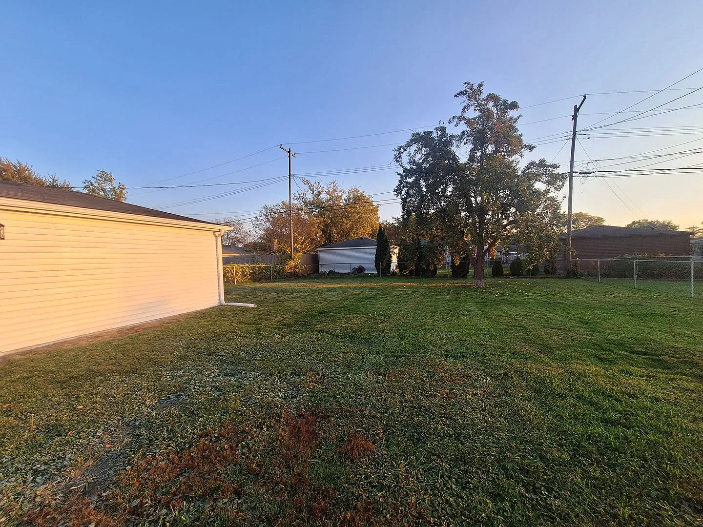 Must see two bedroom Ranch in St Clair Shores — Photo 4