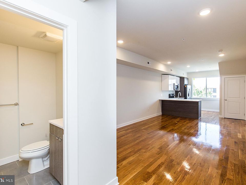 1st image of 1647 Germantown Ave #3