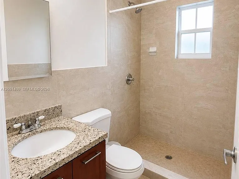 4036 SW 9th Ter #4038 — Photo 6