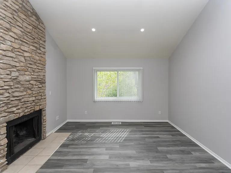 Coventry Court West Apartments — Photo 138