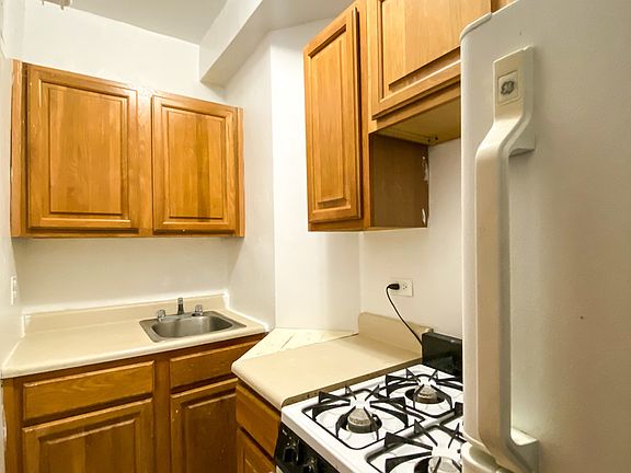 5th image of 455 W 34th St #7HG