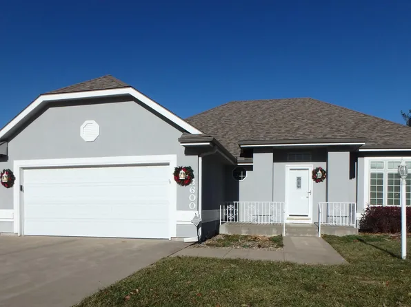 3600 SW Ashworth Ct, Topeka, KS 66614