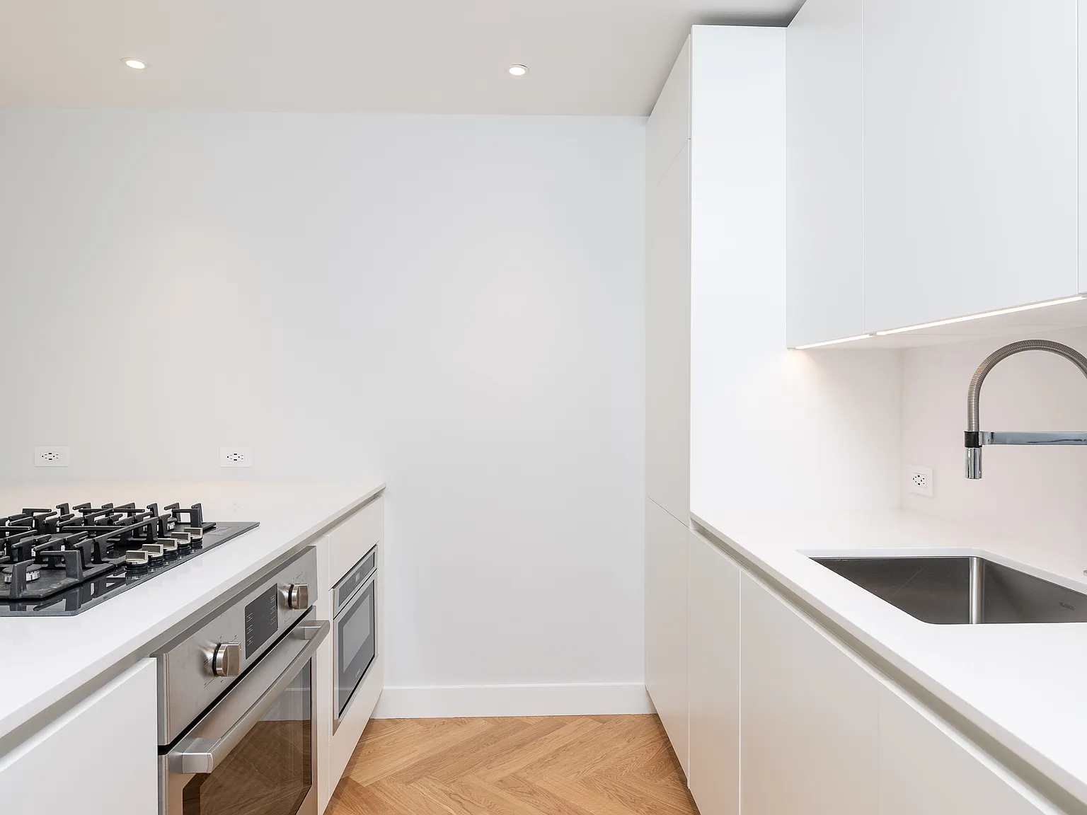 1 bed, 700 sqft, $4,450 — Photo 2