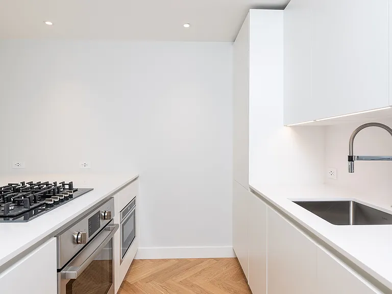 12 Commonwealth Ave #505 — Photo 2