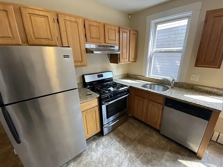 3 bed, 9999 sqft, $3,750 — Photo 2