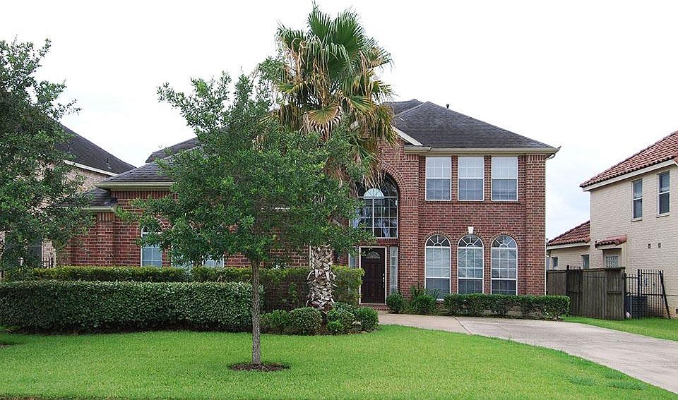 1st image of 2810 Lake Villa Dr