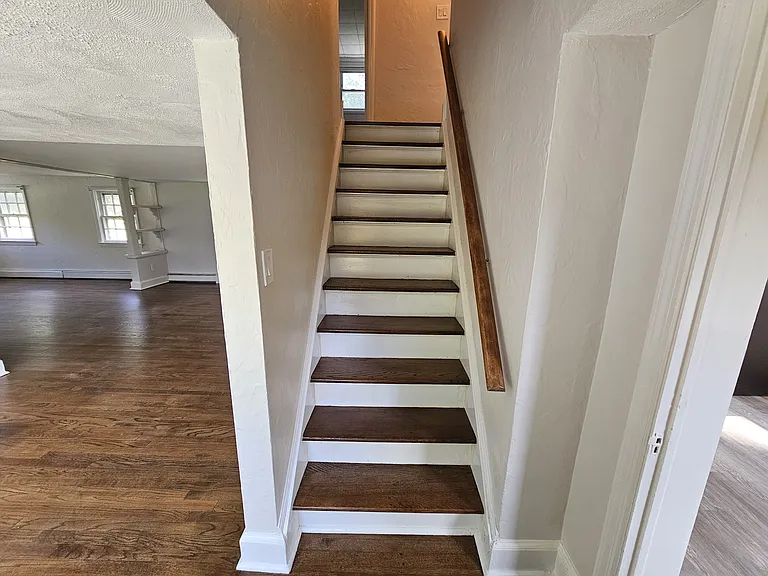 School House Ln — Photo 20