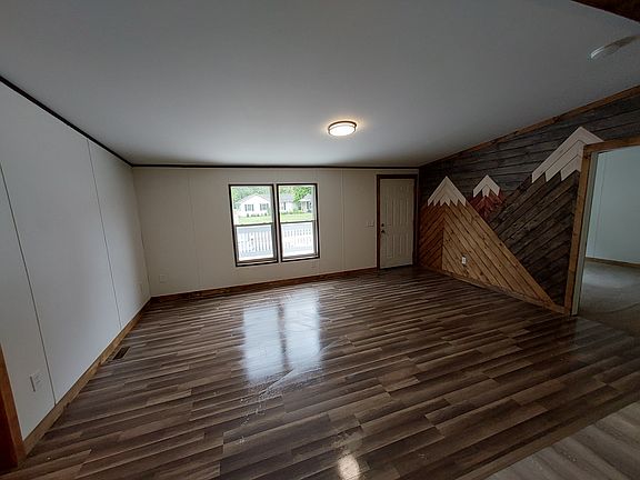 3rd image of 5900 Draper St