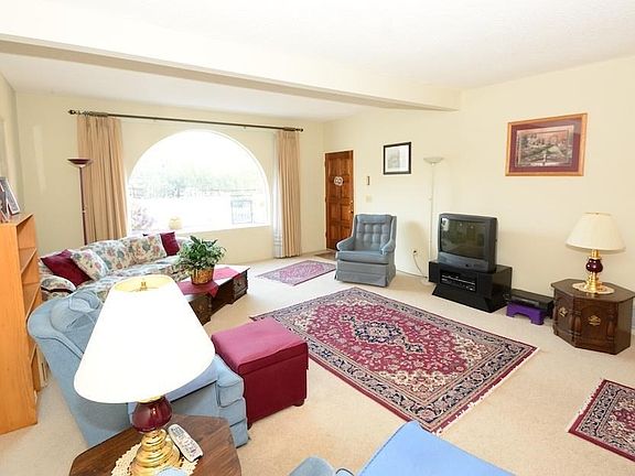 3rd image of 8063 E Cameo Cir