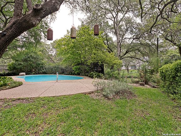 4th image of 2518 Old Orchard Ln