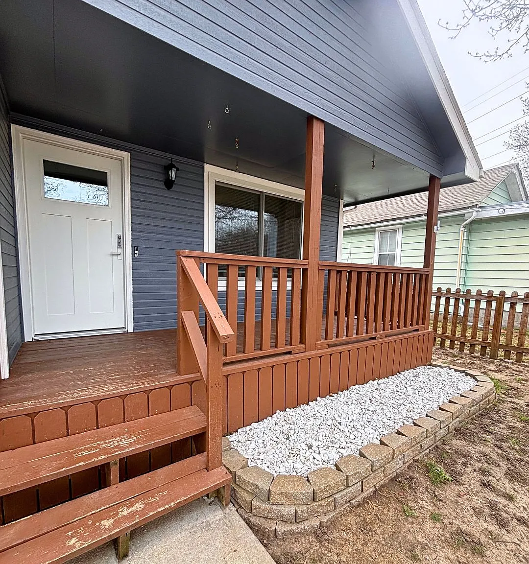 5 bed, 2376 sqft, $2,250 — Photo 3