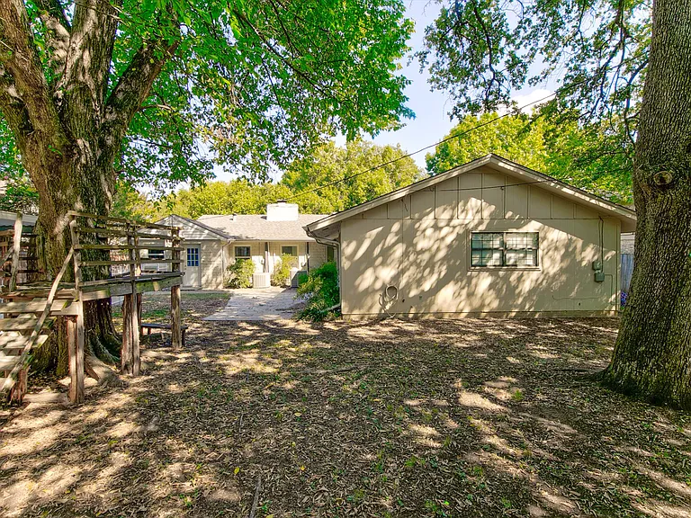 3727 W Biddison St — Photo 10