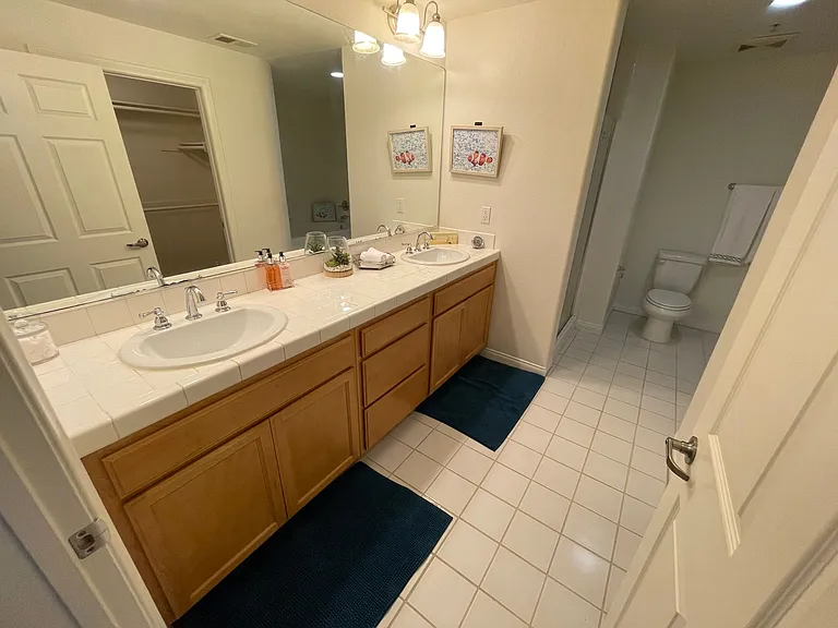 Glenoaks Villas — Photo 61