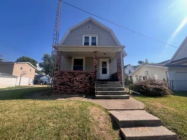 318 W Webster St, Clinton, IL 61727