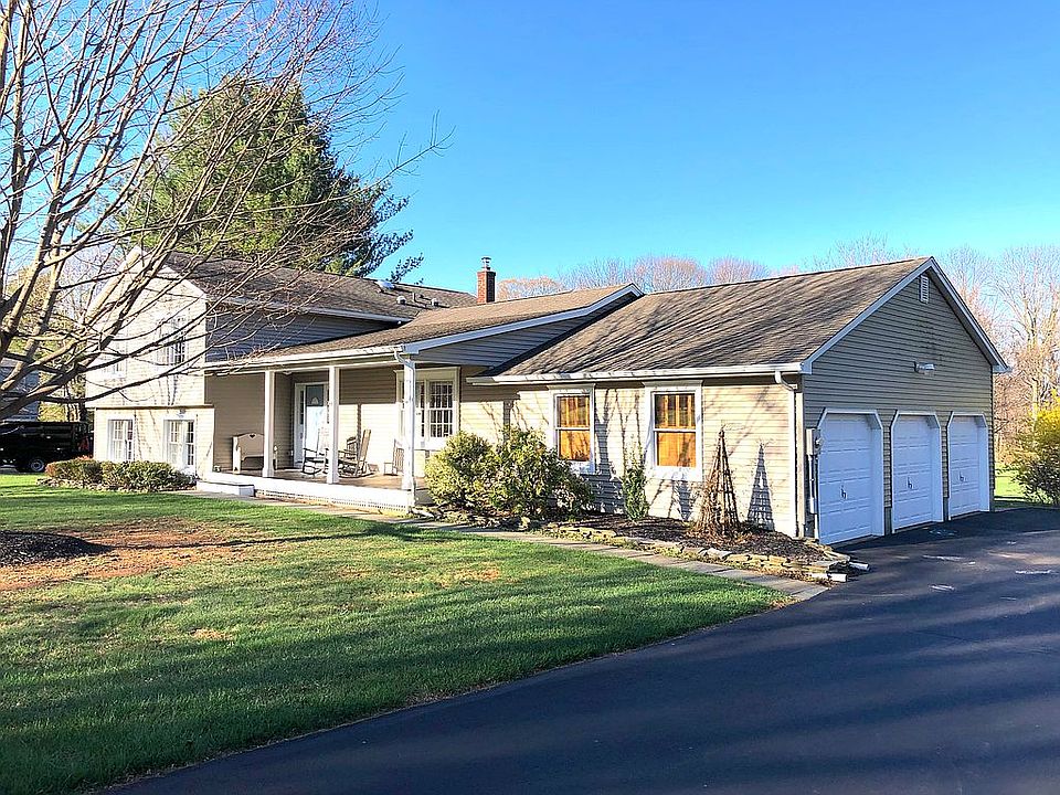 Split level w/ 3-car garage