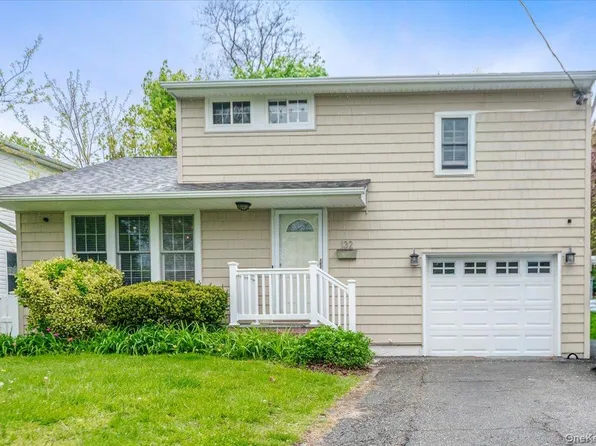 132 Litchfield Avenue, Babylon, NY 11702