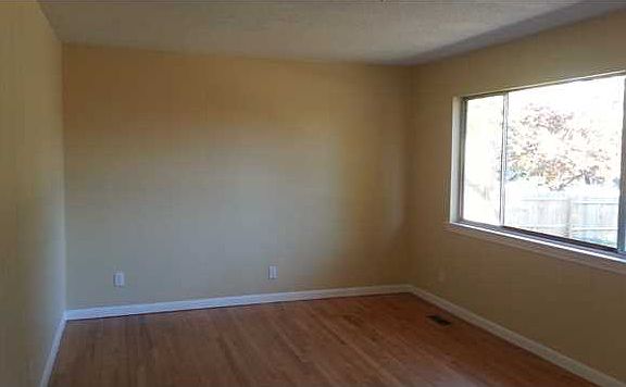 5th image of 7701 Cecelia Dr