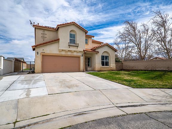 3rd image of 44004 Camellia St