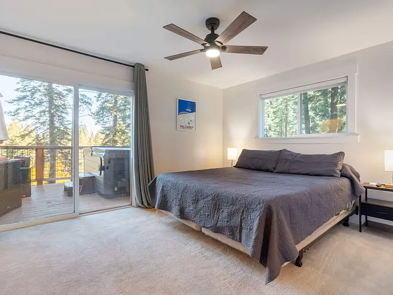 10990 Palisades Dr — Photo 22
