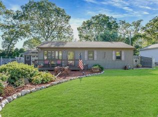 40 Bailey Rd, Middle Island, NY 11953