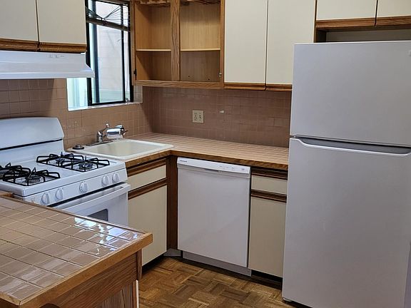 3rd image of 414 16th Ave APT 1