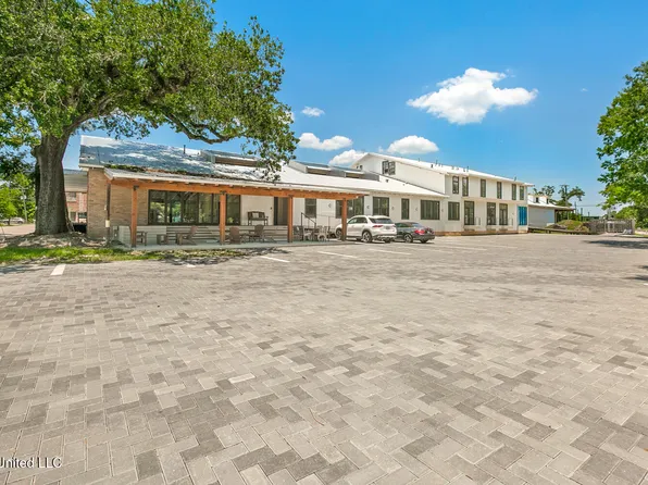 301 S Toulme St #103, Bay Saint Louis, MS 39520