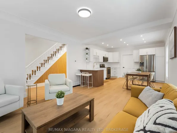 4367 Ontario St, Lincoln, ON L3J 0N9