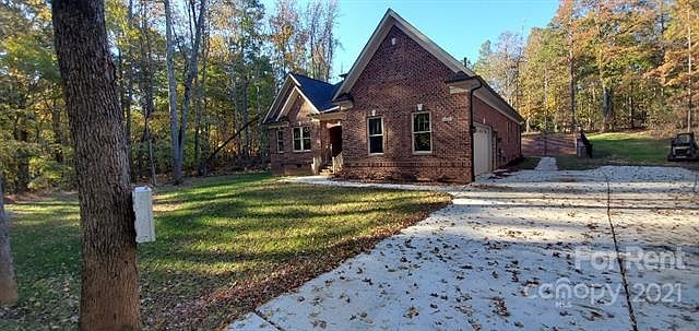 1st image of 550 Cottonfield Cir