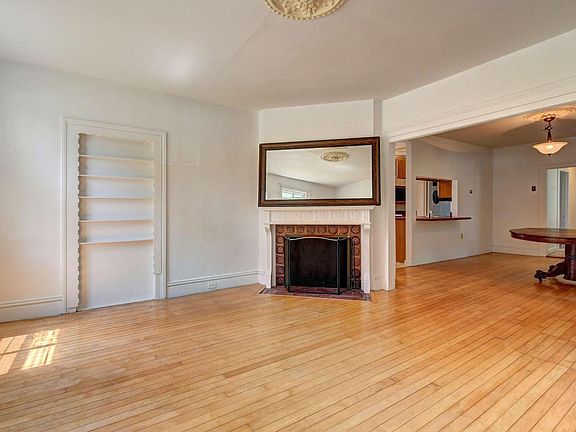 2003 Apt A Living Room