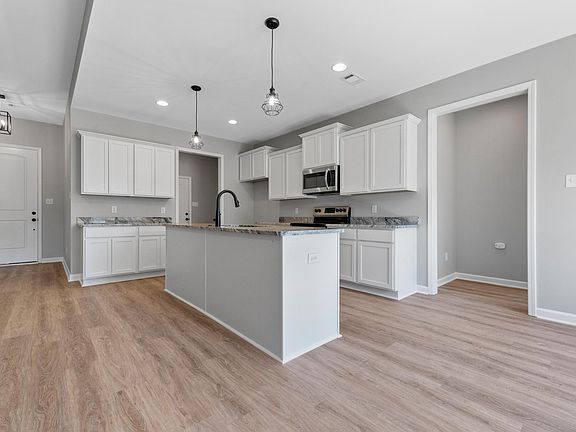 3rd image of 4525 Western Woods Dr